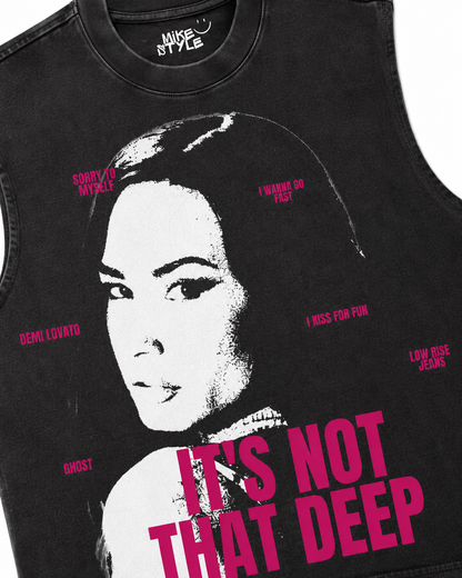 Boxy-regata, Demi Lovato, It's Not That Deep.